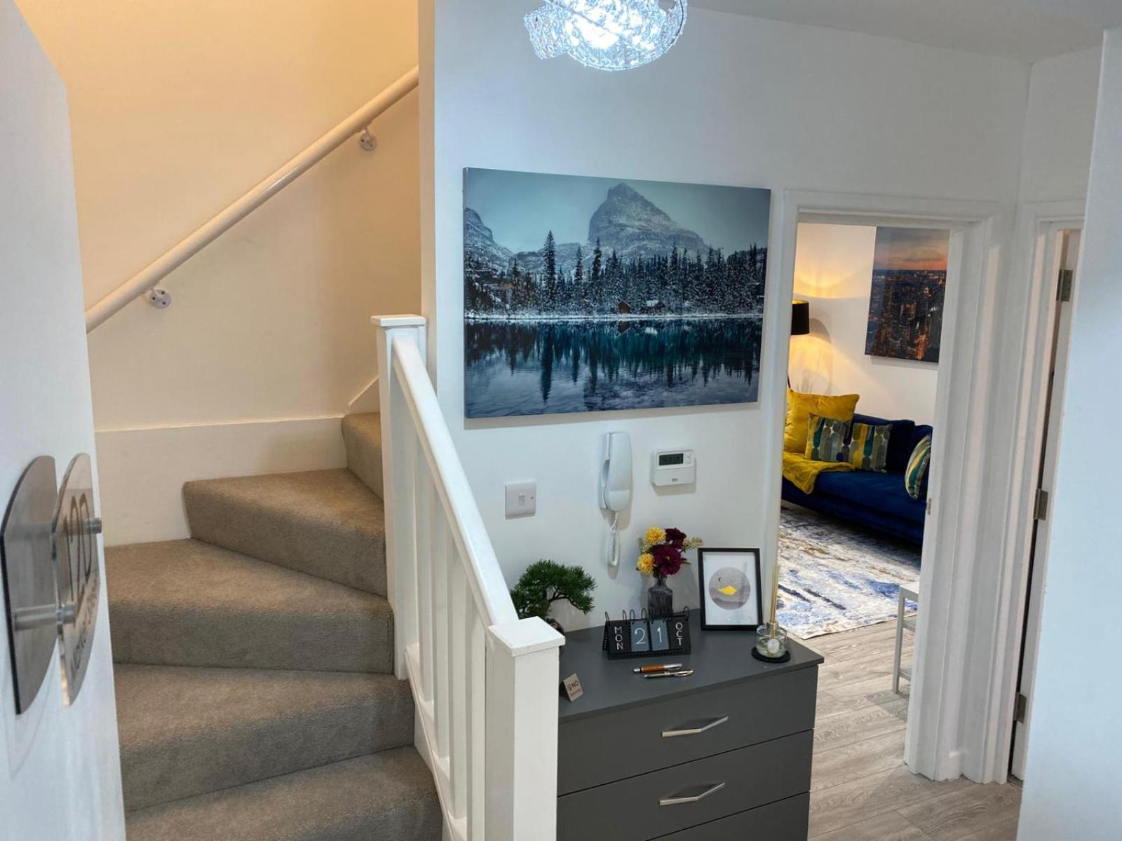 Stylish Apartment In Watford Вотфорд Екстер'єр фото